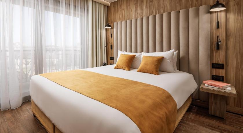Image of Superior Suite 1