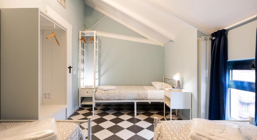 ポルティチ HOSTEL PORTICI 2つ星 ホテル スイート