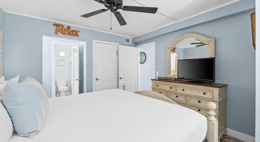 Image of One-Bedroom Apartment with Sea View 1025 9