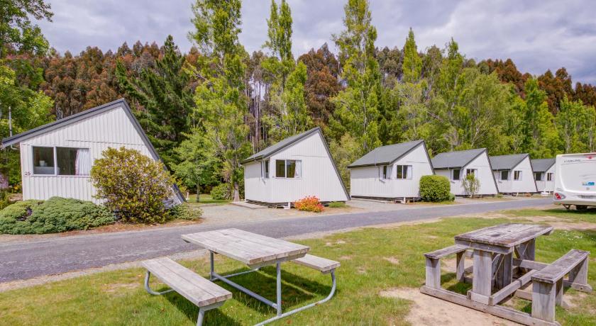 Image of Cabin with Kitchenette and Shared Bathroom 9