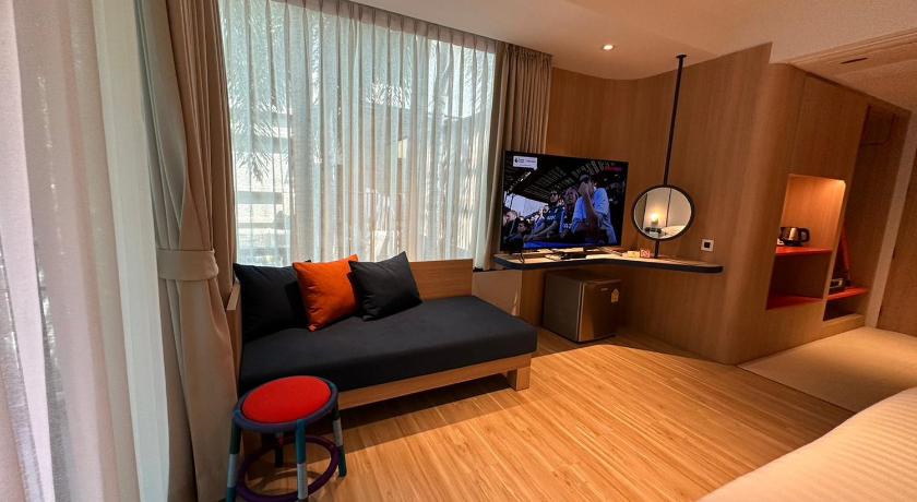 Image of Deluxe Corner Room 4