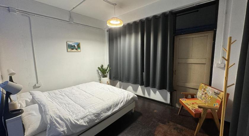 Image of King Bed 0