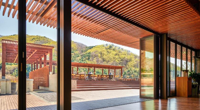 ホンチョン Healience Seon Maeul Healing Resort (Korea Quality) 3つ星 ホテル プール