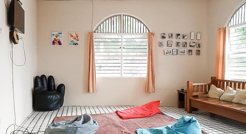 Villa d'Oasis 2 Puncak Mitra RedDoorz - image 16