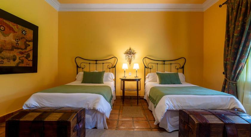 Image of Twin Room with Garden View 4