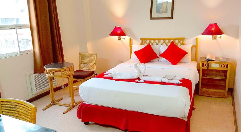 The Humbertos Hotel - image 4