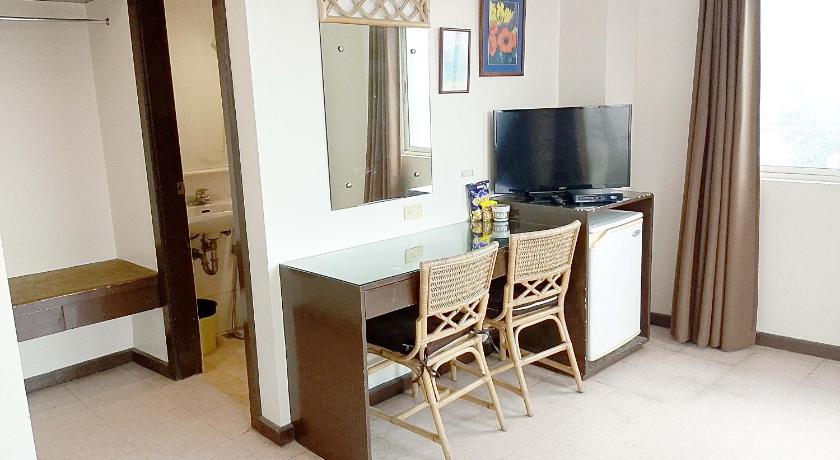 The Humbertos Hotel - image 17