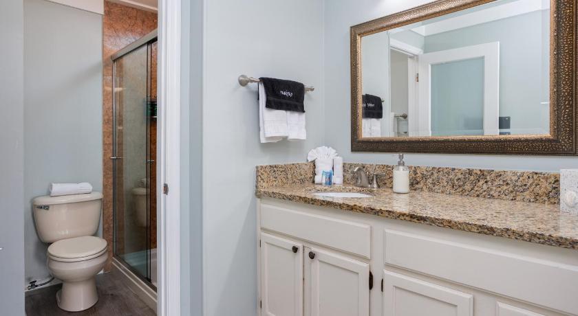 Image of Corner Studio Ocean Front King 9