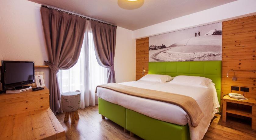 Courmayeur Hotel Pilier D'Angle & Wellness 3-Star Hotel pool