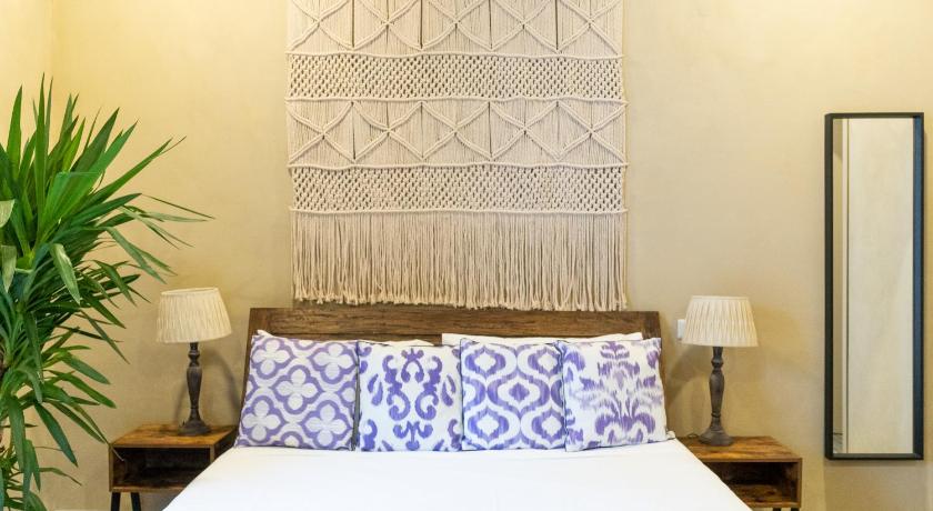 Image of Superior Room Non-Smoking 9