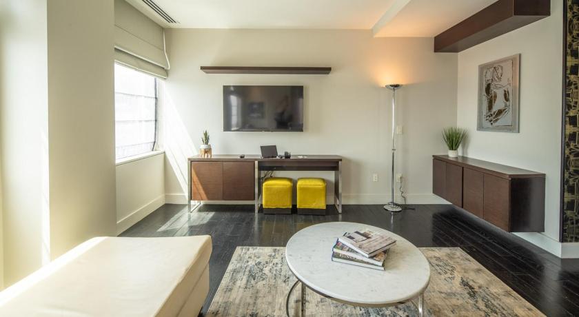 Image of Queen Suite 1