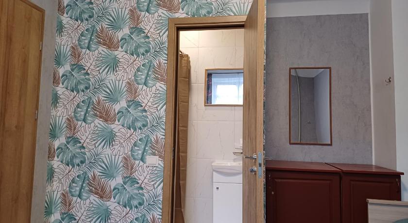 클라이페다 Green Oaks Private Rooms with Private Shower 3성급 호텔 레스토랑