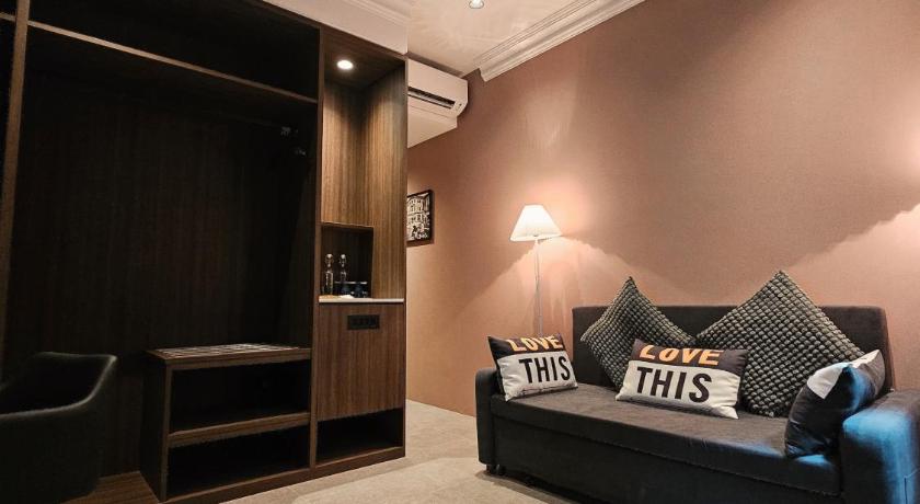 Image of Jacuzzi Suite 8