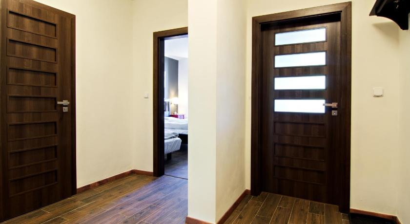 Image of Apartment with Mountain View 1