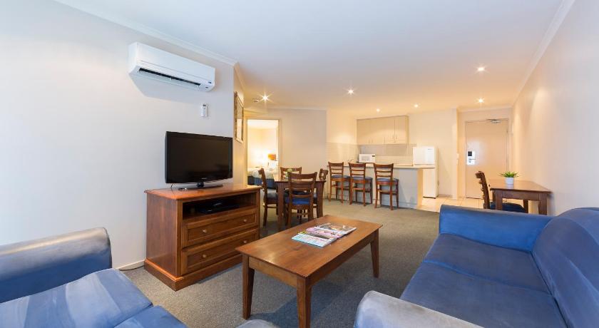 Canberra Parklands Central Apartment Hotel