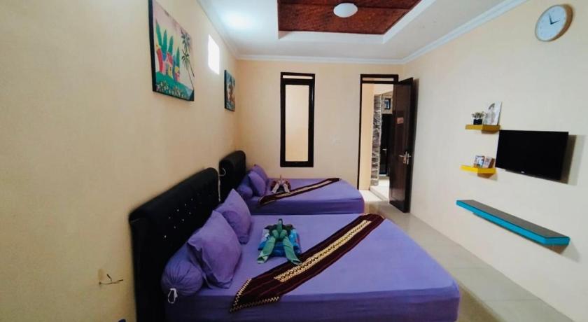 Image of Family Room 1