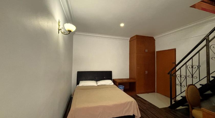 Image of Family Studio 1