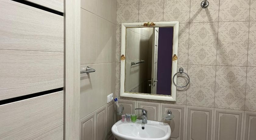 Image of Triple Room with City View 3