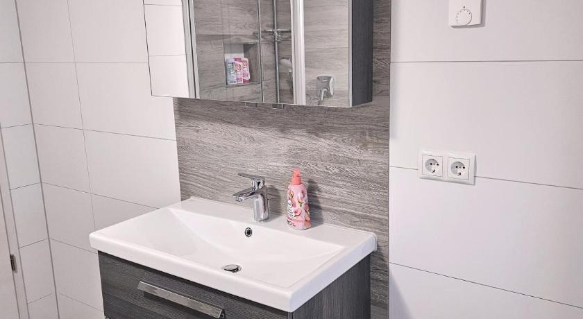 ヴェレンディンゲン MY HOME AM HEUBERG Nr 6 3つ星 シングルルーム スイート