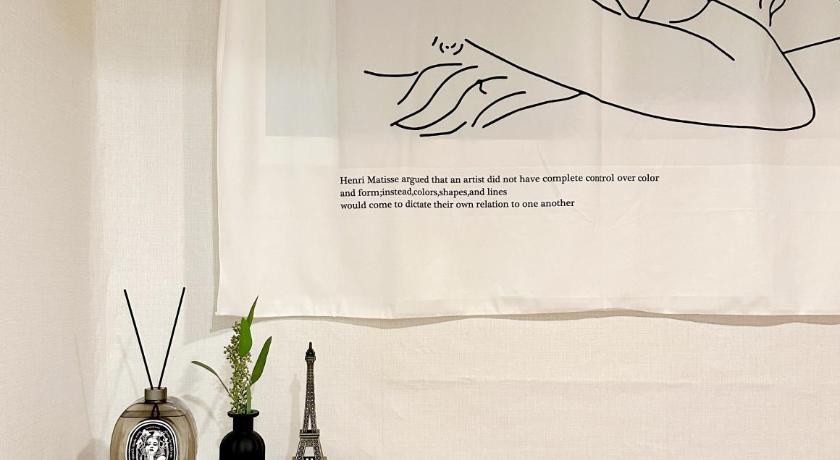 서울 갓성비 암사역 도보 Yes24live 암사종합시장 한강공원 KSPO 2룸 2퀸 침대 (갓성비 암사역 도보 Yes24live 암사종합시장 한강공원 KSPO 2룸 2퀸 침대) 4성급 호텔 스위트룸