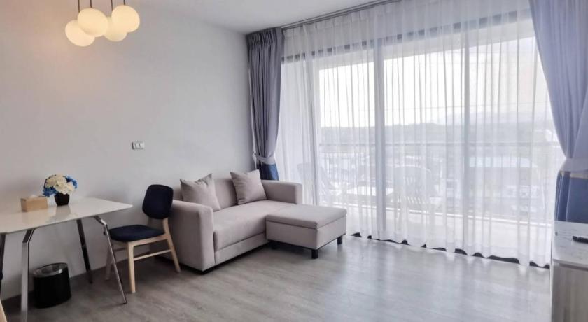 Image of Suite Room 9