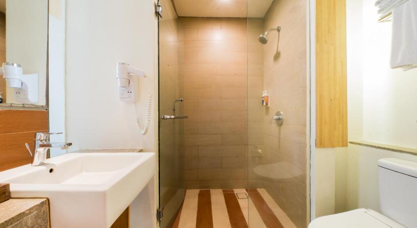 Image of Deluxe Pool View Room 2