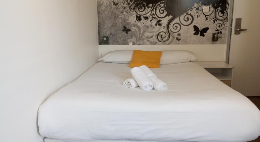 Image of Double Room with Private Bathroom 7