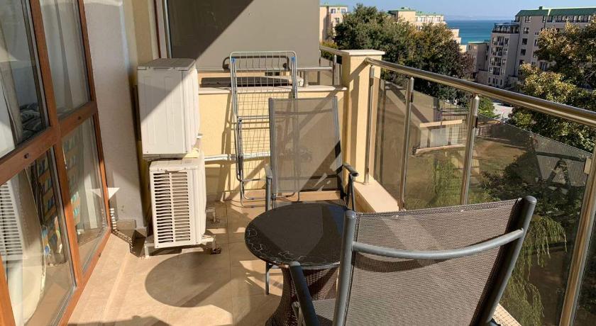 Golden Sands Rentals Apartments - image 15