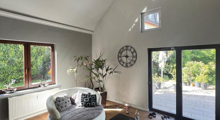 JustlikeHome-Zentral mit Garten