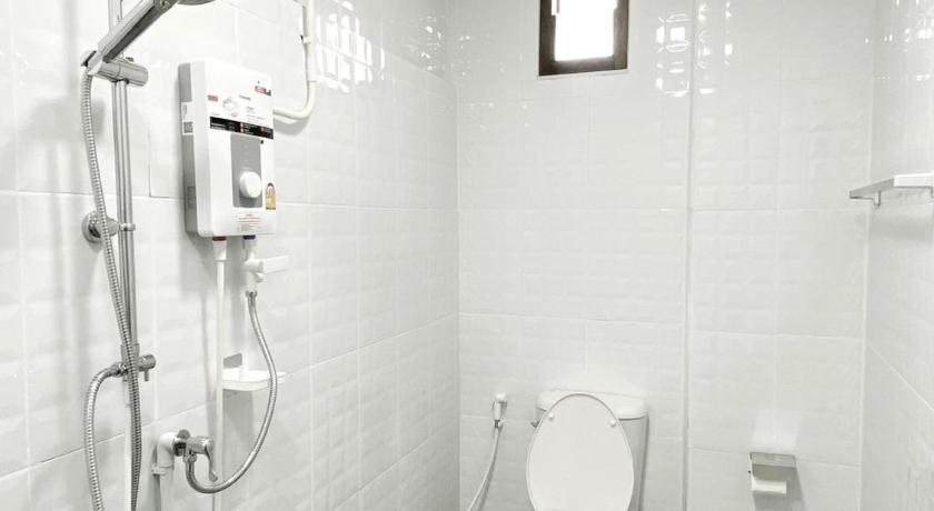 Chom Thong Ladakul Hostel 4-Star Hotel suite