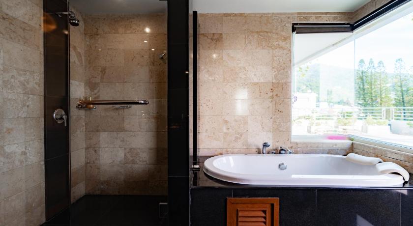 Image of Royal Executive Suite 2 Bedrooms 14