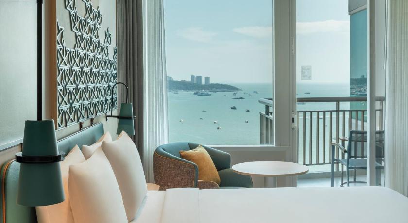 Image of 1 King Standard Pattaya Beachview Bay Tower 4