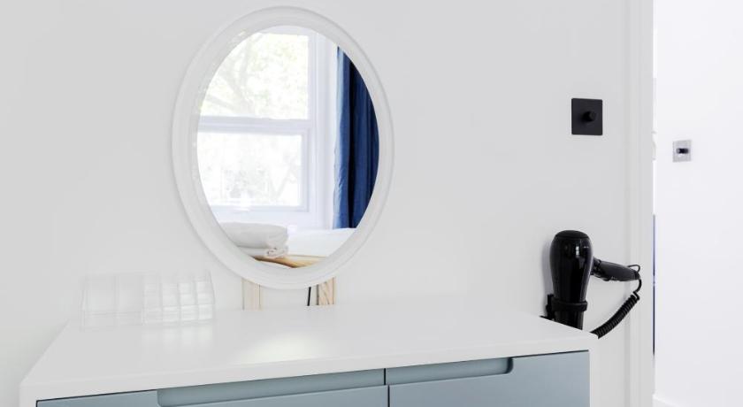 Comfortable Apartments near Harrods - image 12