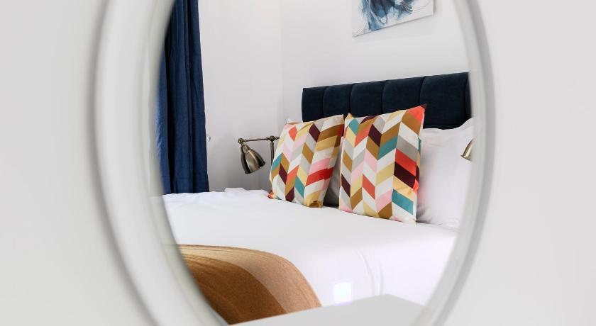 Comfortable Apartments near Harrods - image 13
