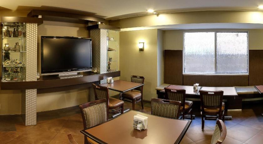 Hotel Strata photo