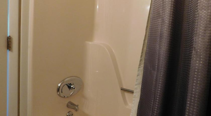 Image of Laurel Inn 103 10