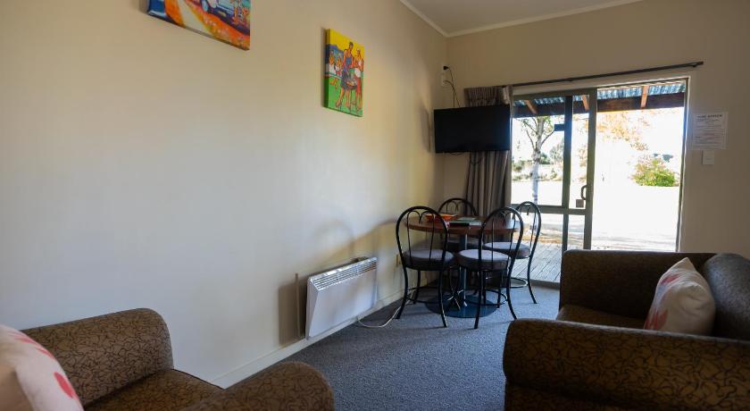 Image of Family Two Bedroom Suite with Park View 15