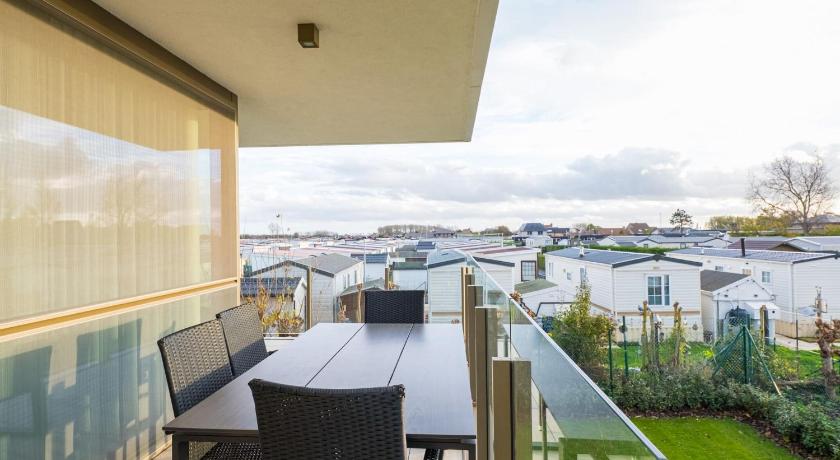 Spacious apartment with sunny terrace - image 5