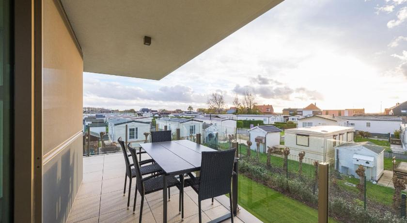 Spacious apartment with sunny terrace - image 10
