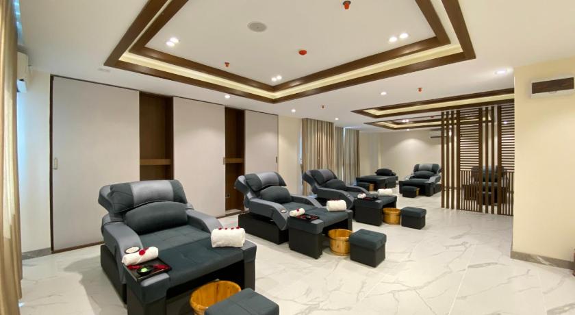 Holiday Pier Hotel - image 8