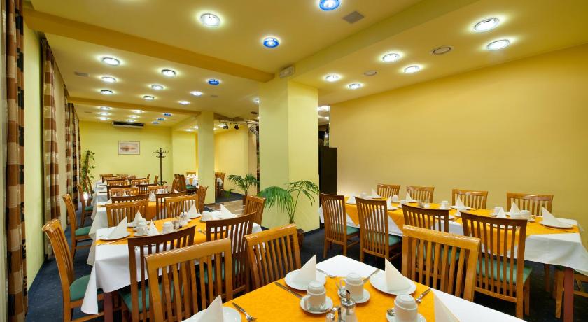 Image of Triple Room 4