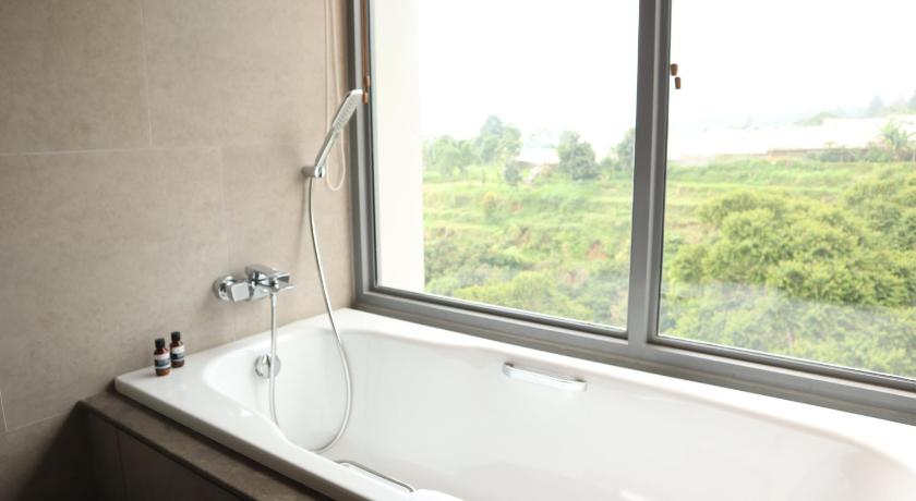 Image of The Valley Suite 6