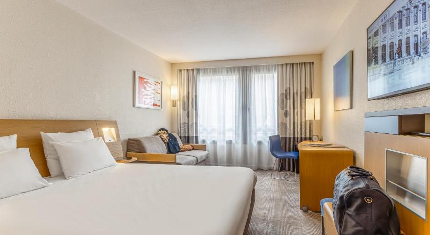 Image of Executive Room - 1 double bed and 1 single sofa  bed 0