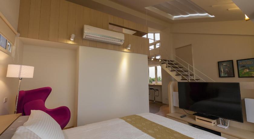 Image of Family Suite with Balcony 6