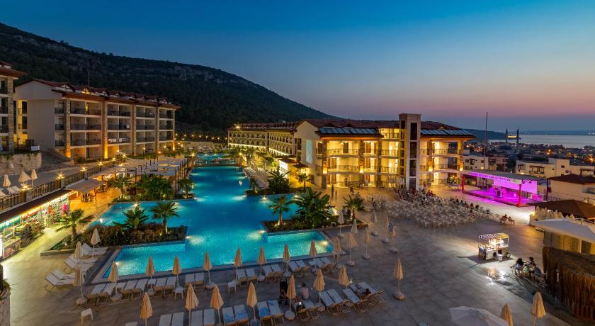 Ramada Resort Akbuk - image 8