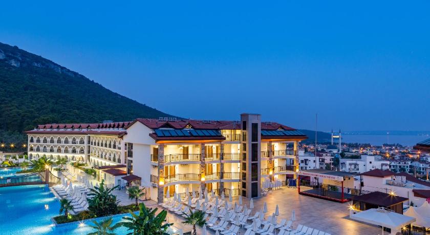 Ramada Resort Akbuk - main image