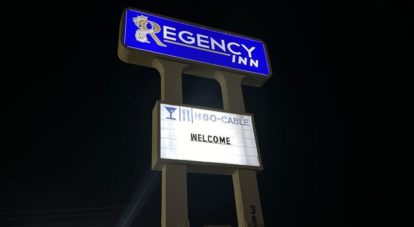 프레즈노 (CA) Regency Inn Fresno 3성급 숙소 수영장