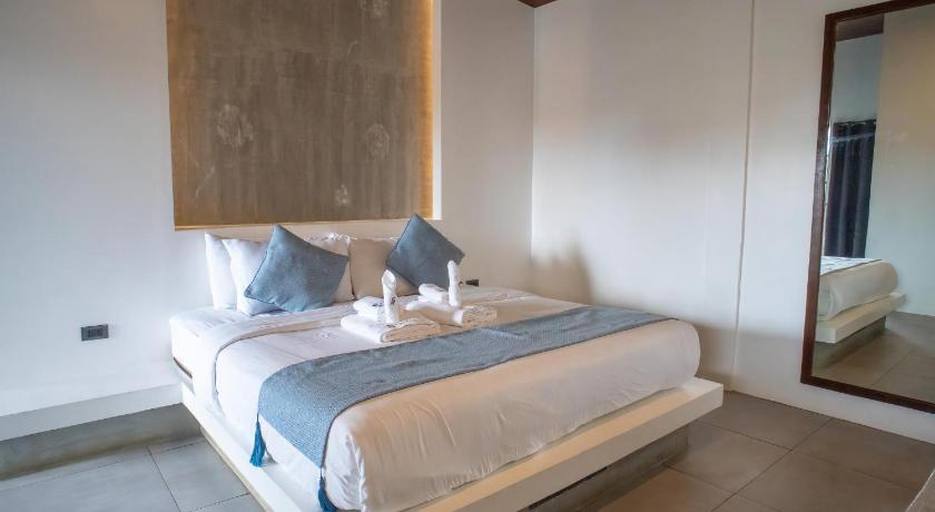 Image of Executive Suite 12