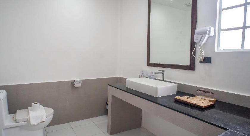 Image of Deluxe Triple Room 15