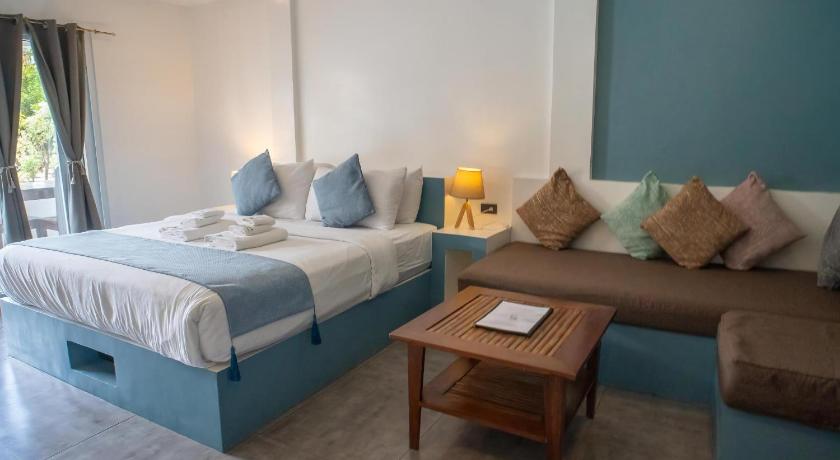 Image of Deluxe Triple Room 6